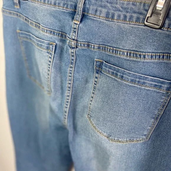 Floral Embroidered Blue Cropped Jeans - Picture 6 of 6